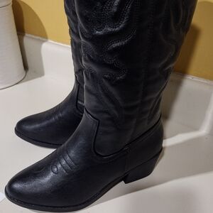 Black Western-Style Vinyl Women's Boots